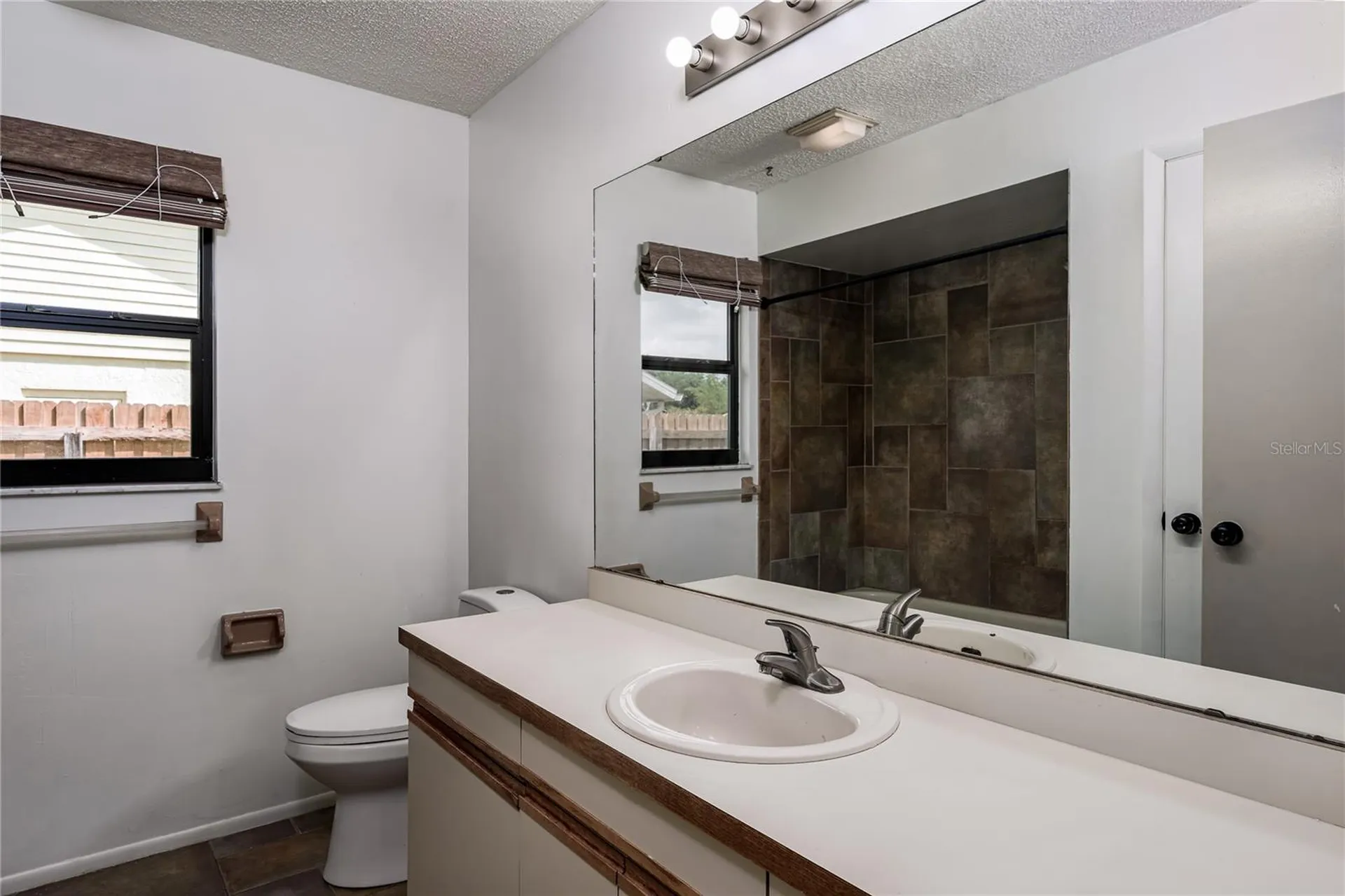 5012 Woodlawn Circle W Palmetto FL 34221