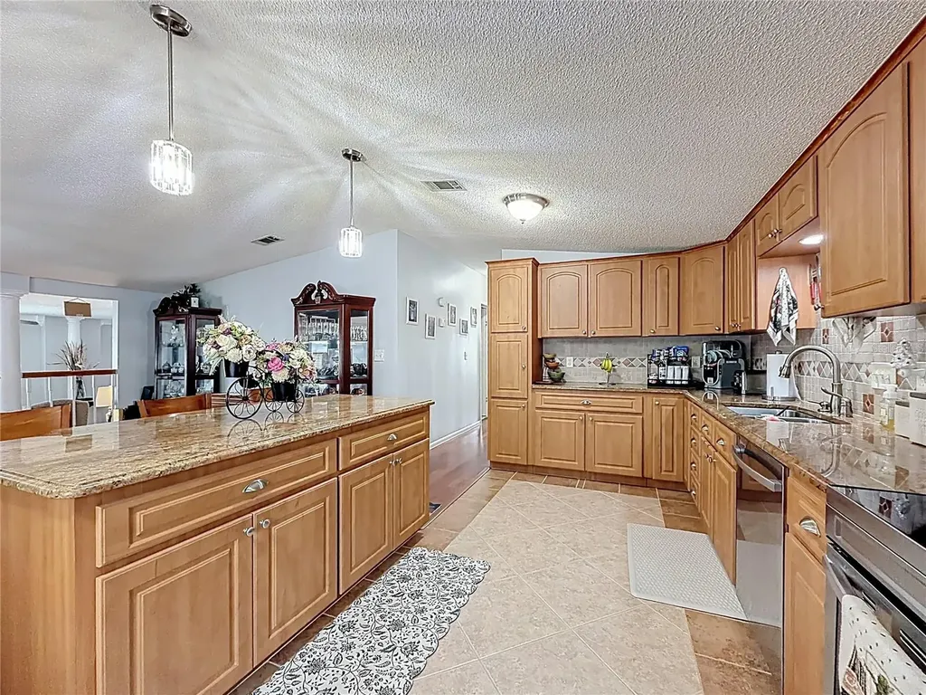 111 Mark Avenue Lady Lake FL 32159