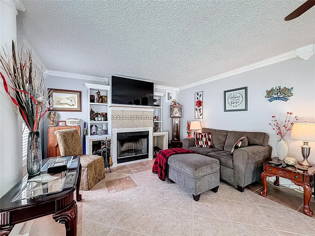 111 Mark Avenue Lady Lake FL 32159