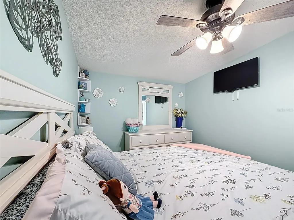 111 Mark Avenue Lady Lake FL 32159