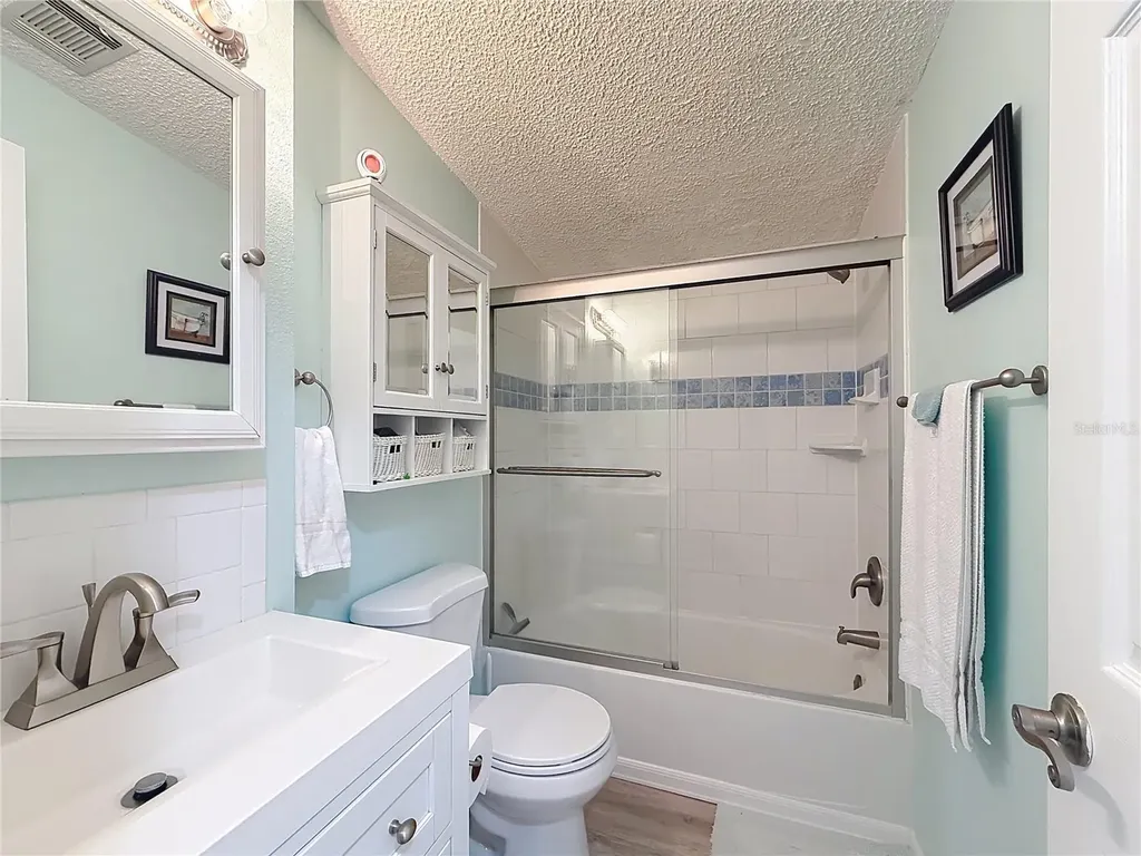 111 Mark Avenue Lady Lake FL 32159