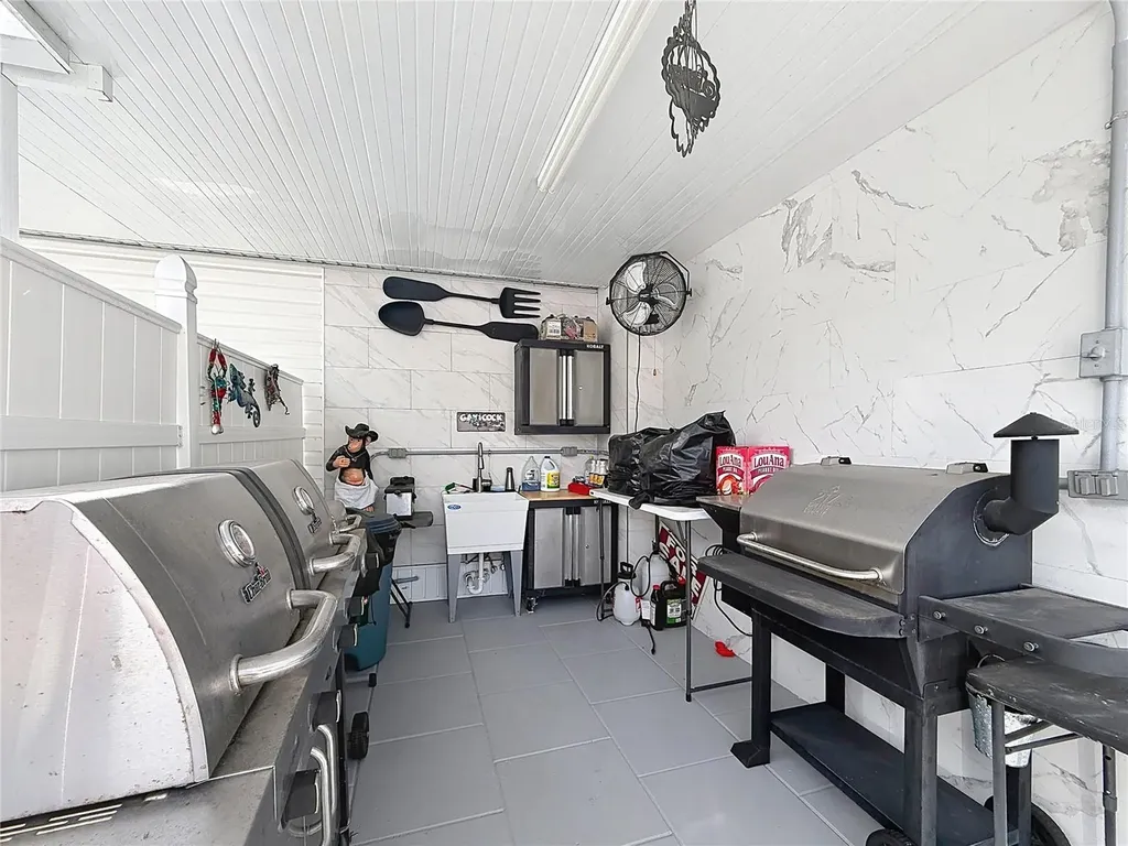 111 Mark Avenue Lady Lake FL 32159
