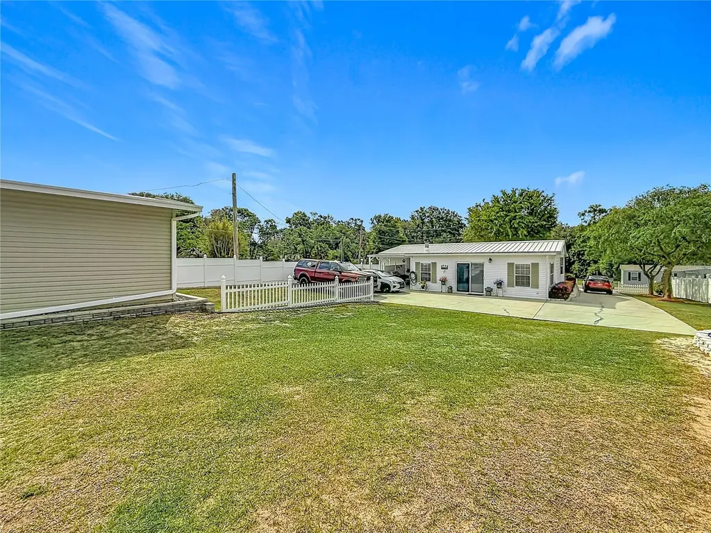 111 Mark Avenue Lady Lake FL 32159