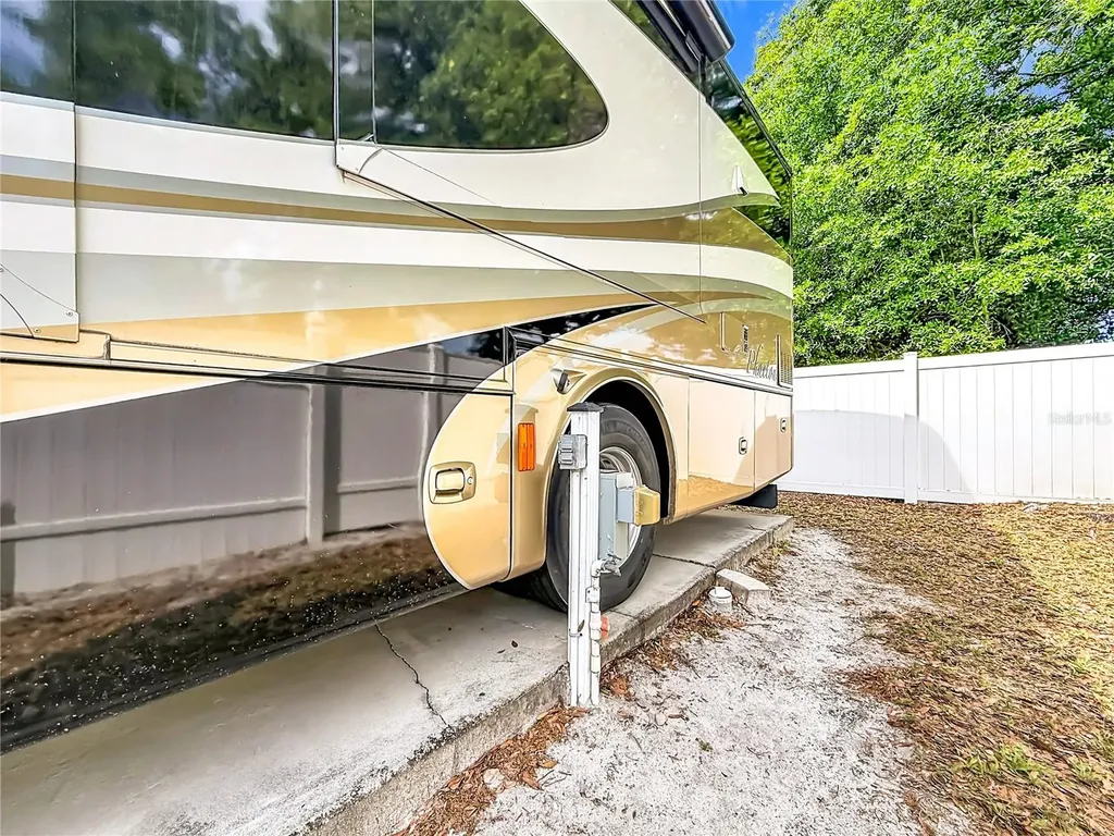 111 Mark Avenue Lady Lake FL 32159