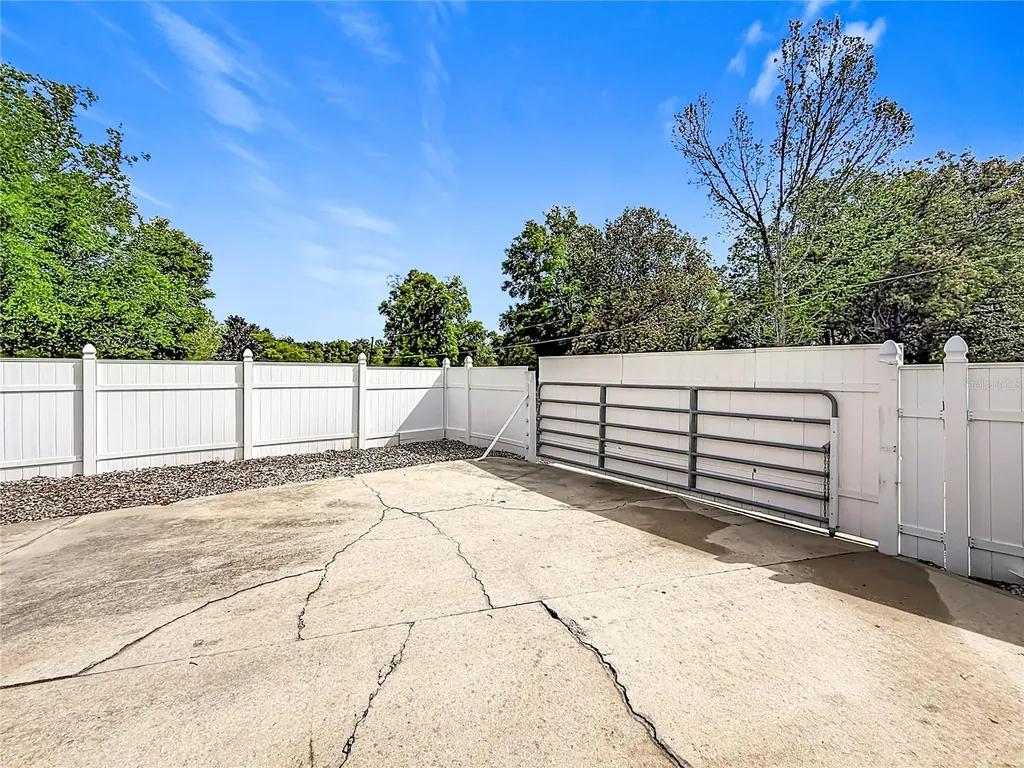111 Mark Avenue Lady Lake FL 32159