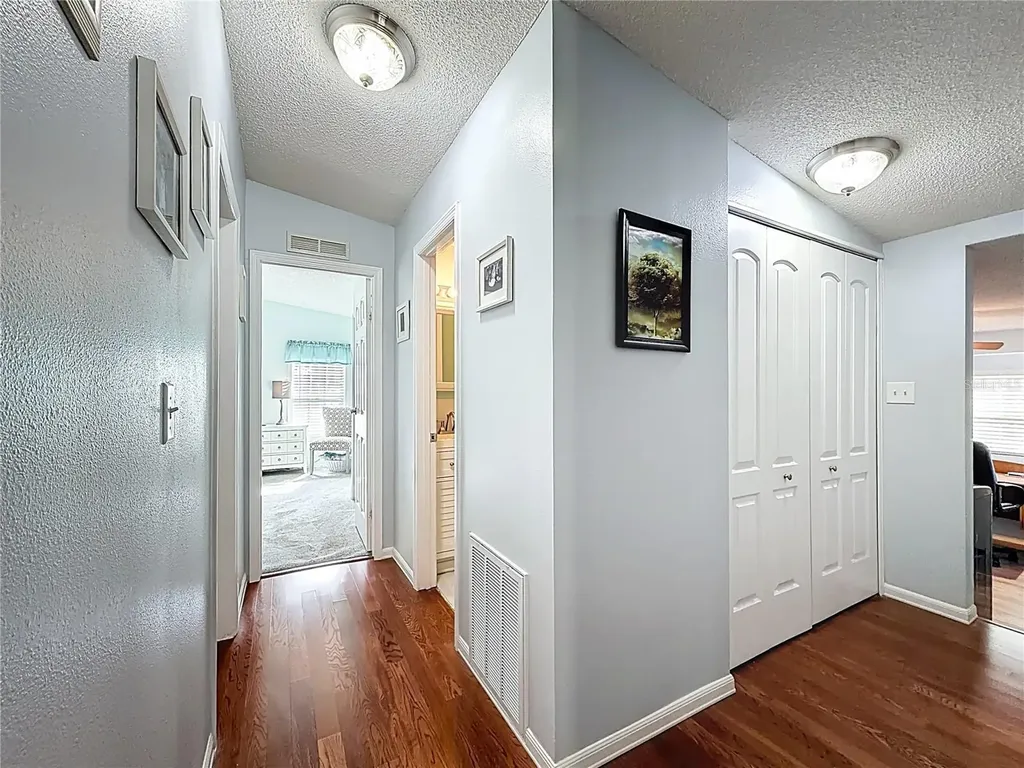 111 Mark Avenue Lady Lake FL 32159