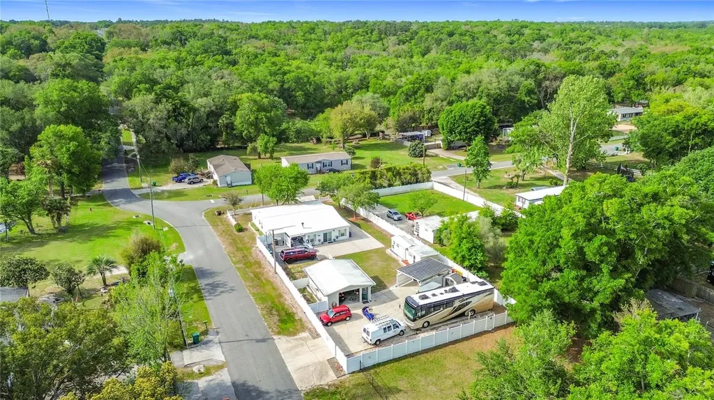 111 Mark Avenue Lady Lake FL 32159