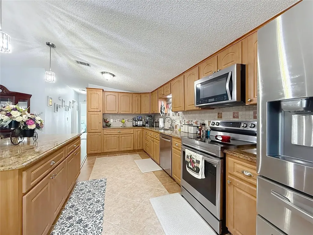 111 Mark Avenue Lady Lake FL 32159