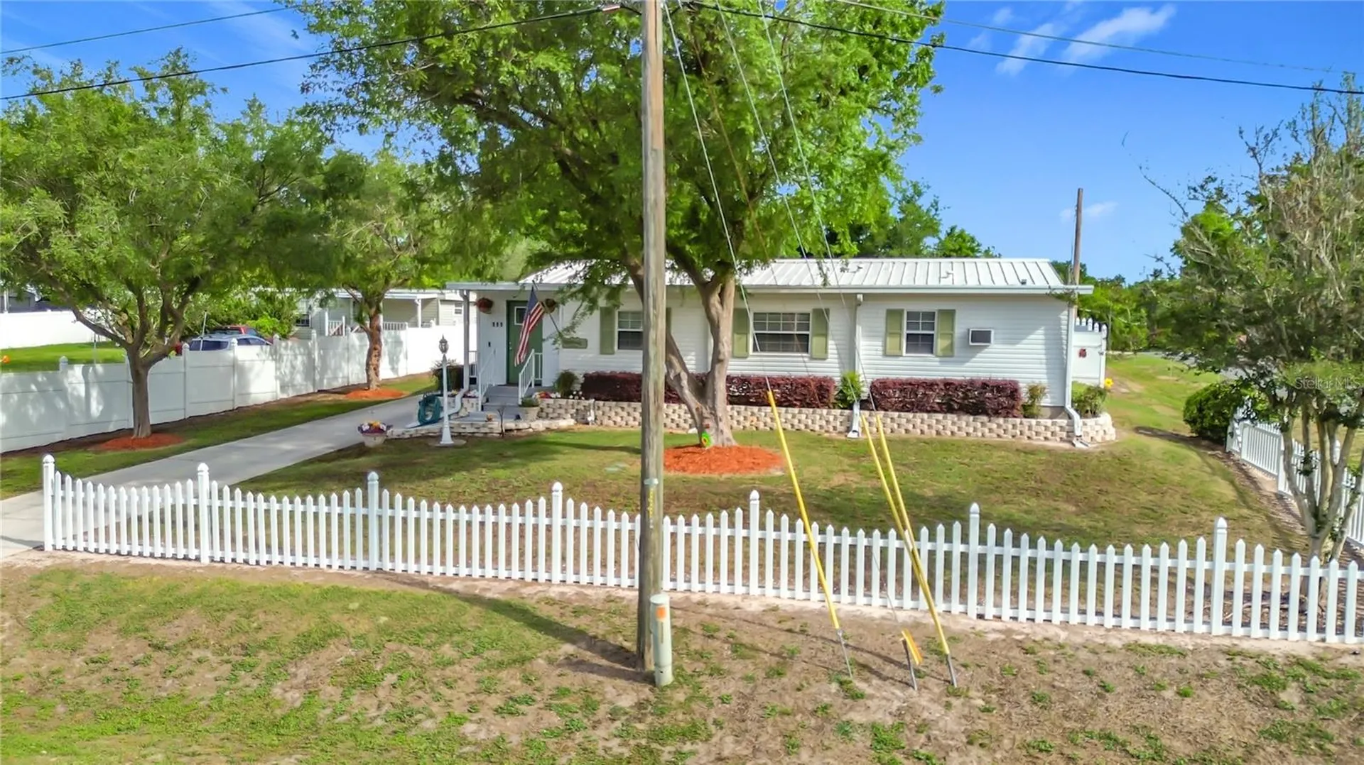 111 Mark Avenue Lady Lake FL 32159