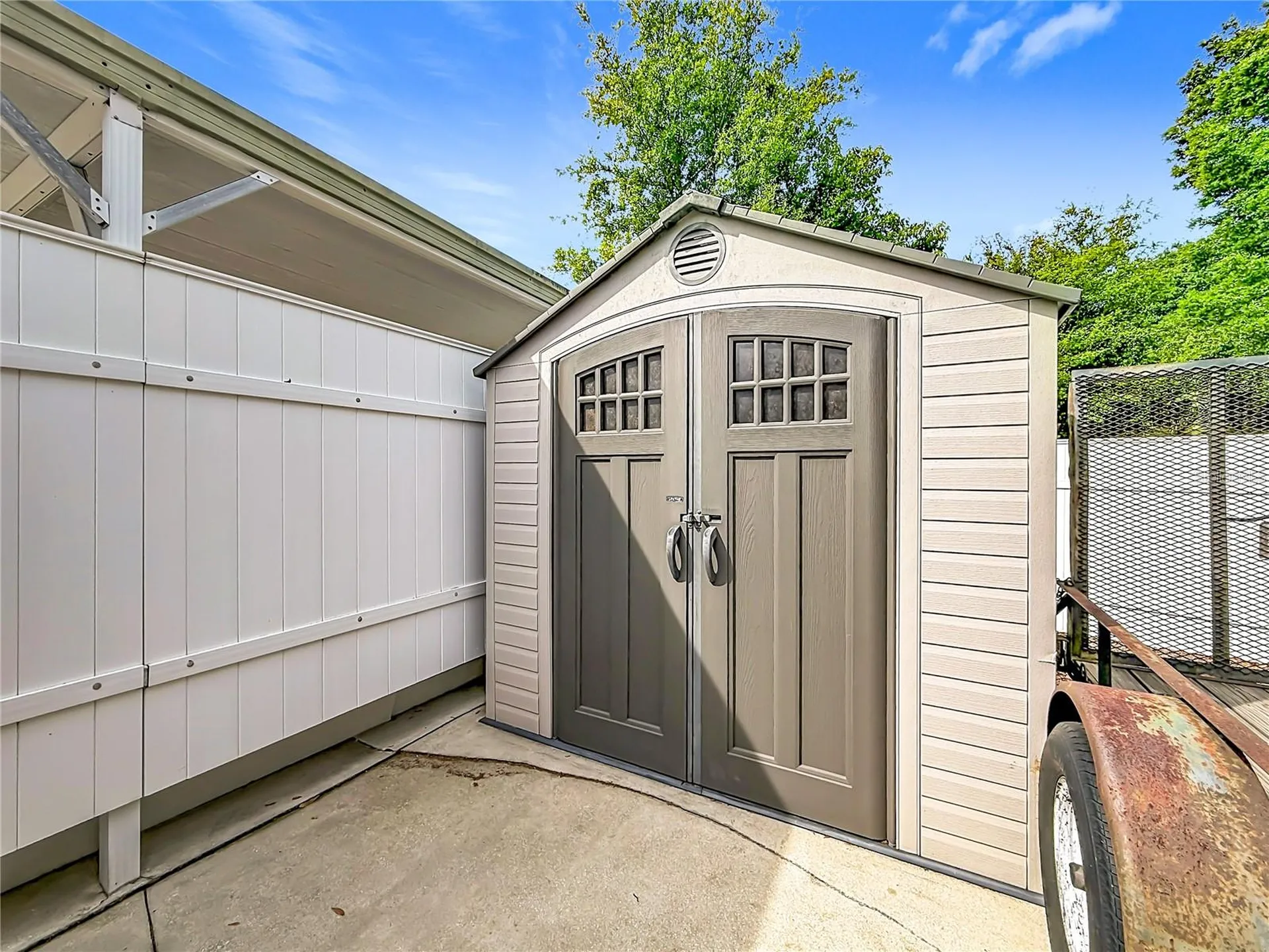 111 Mark Avenue Lady Lake FL 32159