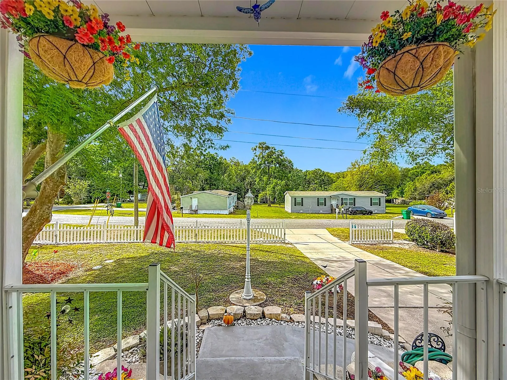 111 Mark Avenue Lady Lake FL 32159
