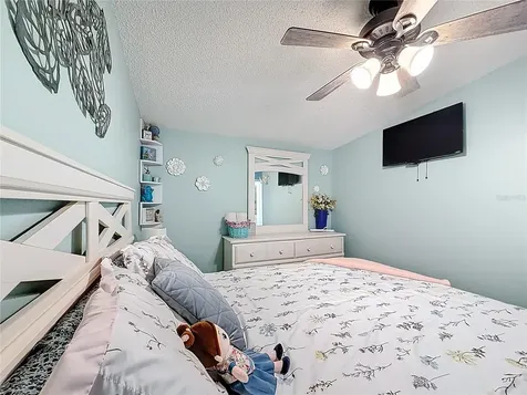 111 Mark Avenue Lady Lake FL 32159