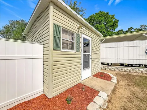 111 Mark Avenue Lady Lake FL 32159