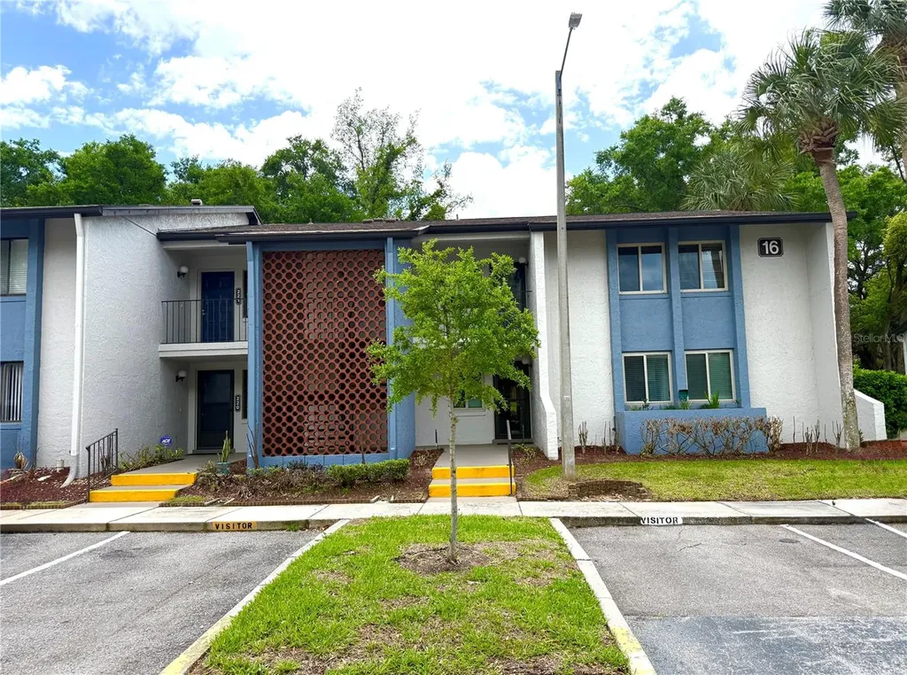 16 Escondido Circle Altamonte Springs FL 32701