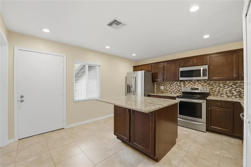 16 Escondido Circle Altamonte Springs FL 32701