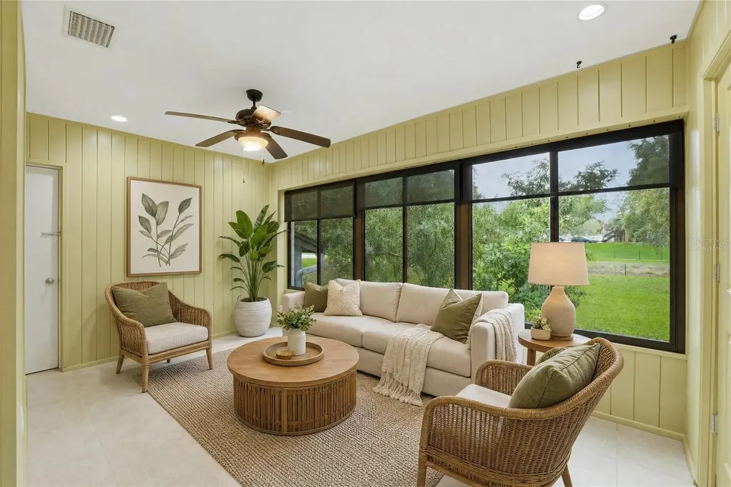 16 Escondido Circle Altamonte Springs FL 32701