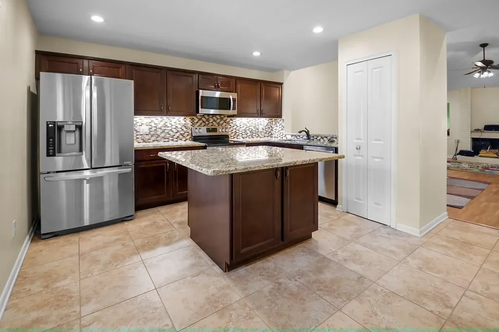 16 Escondido Circle Altamonte Springs FL 32701