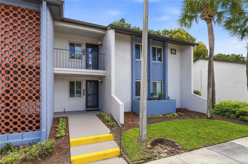 16 Escondido Circle Altamonte Springs FL 32701