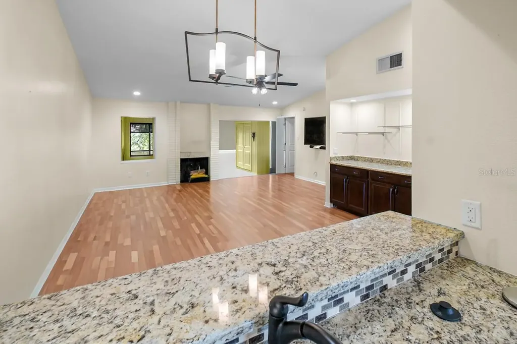 16 Escondido Circle Altamonte Springs FL 32701