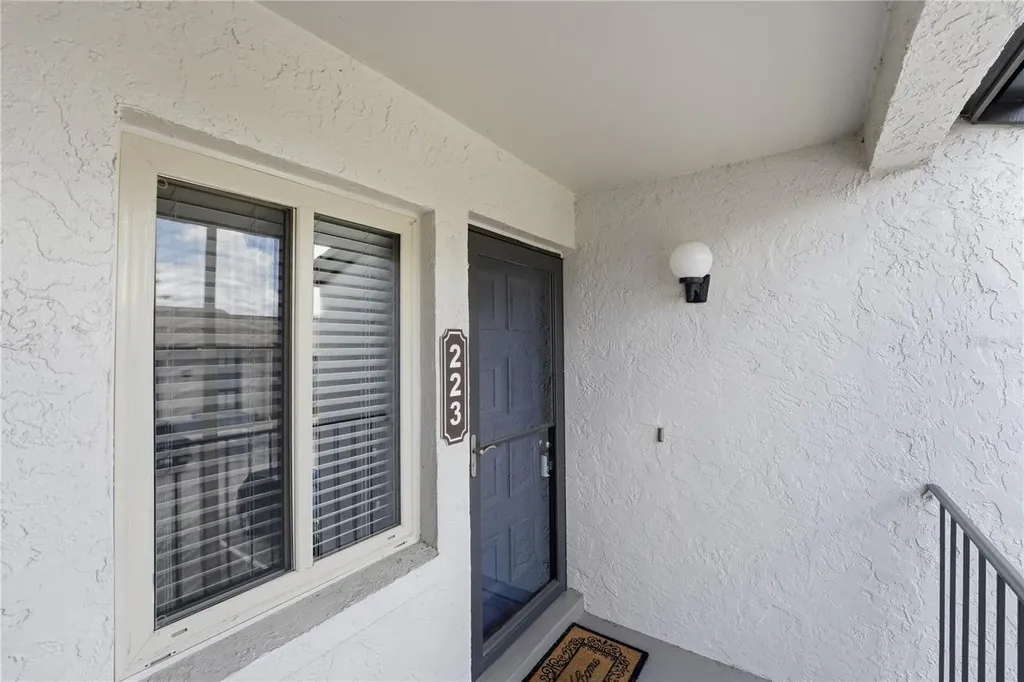 16 Escondido Circle Altamonte Springs FL 32701