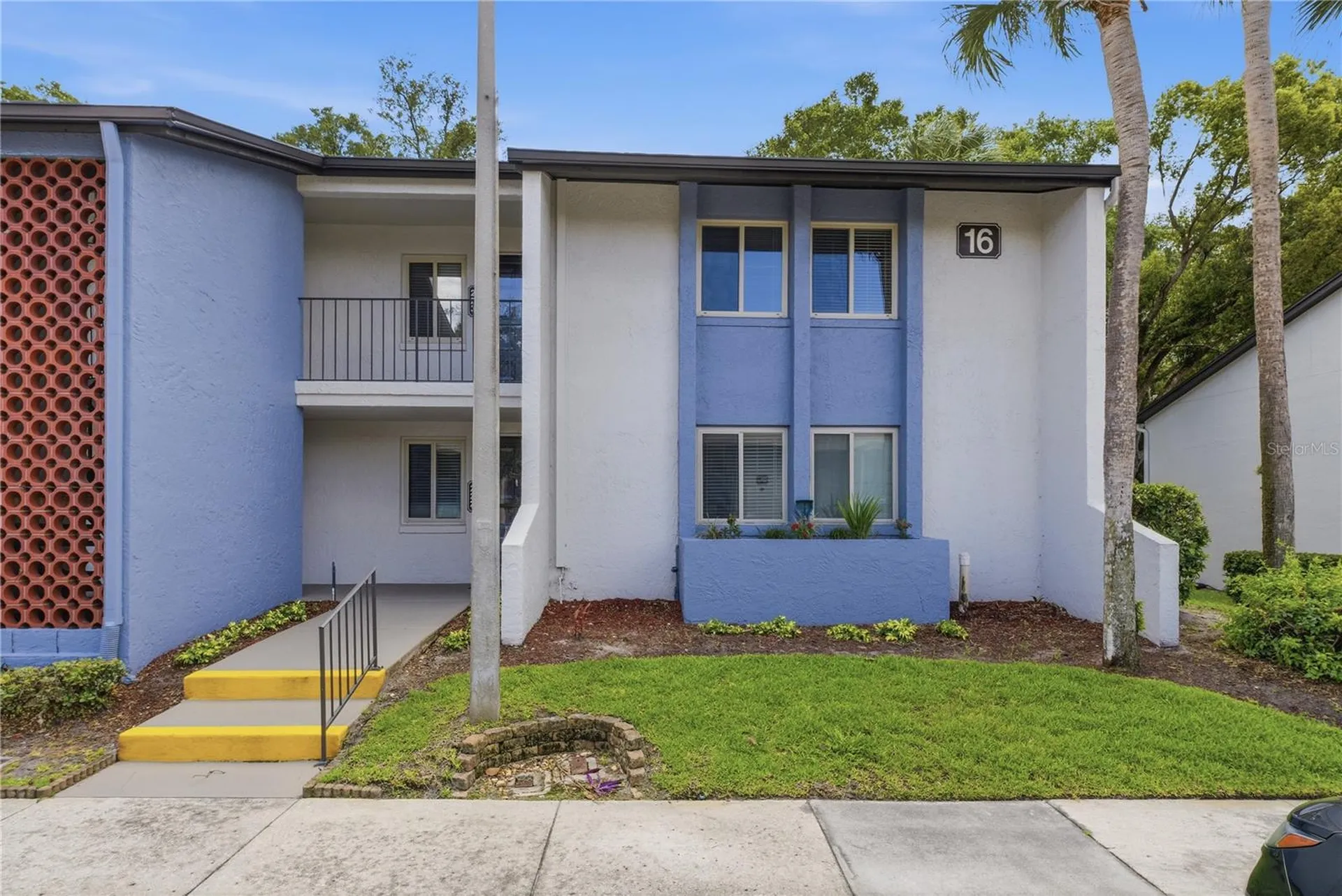 16 Escondido Circle Altamonte Springs FL 32701