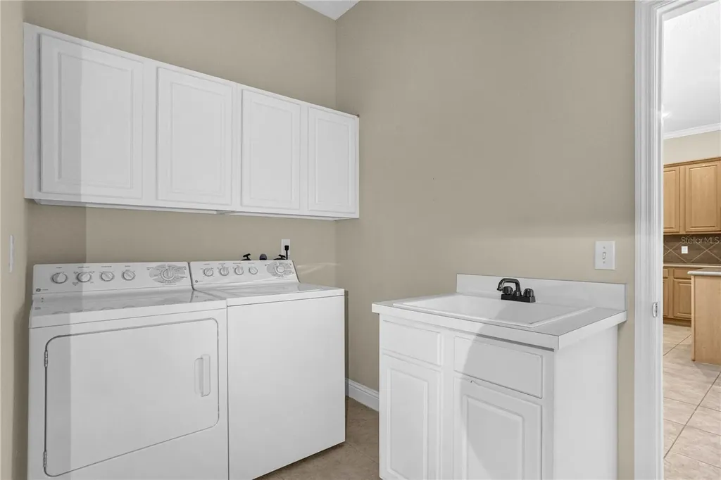 10674 Woodchase Circle Orlando FL 32836