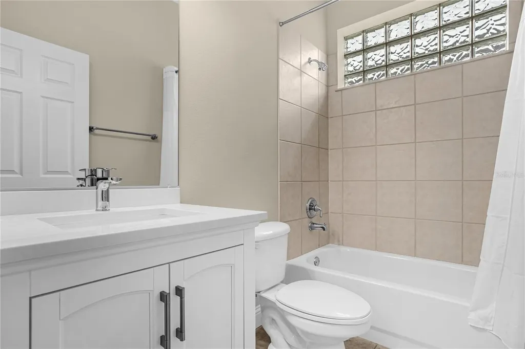 10674 Woodchase Circle Orlando FL 32836
