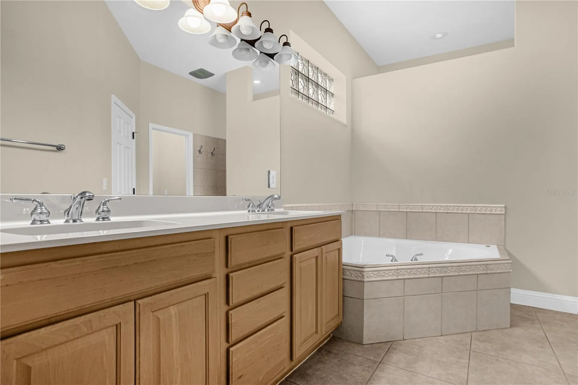 10674 Woodchase Circle Orlando FL 32836