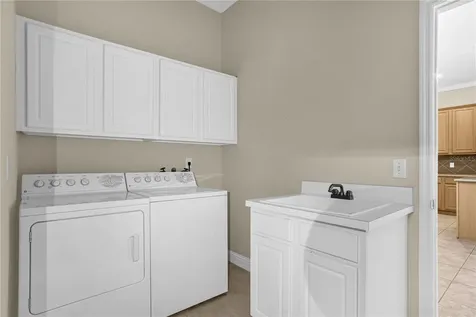 10674 Woodchase Circle Orlando FL 32836