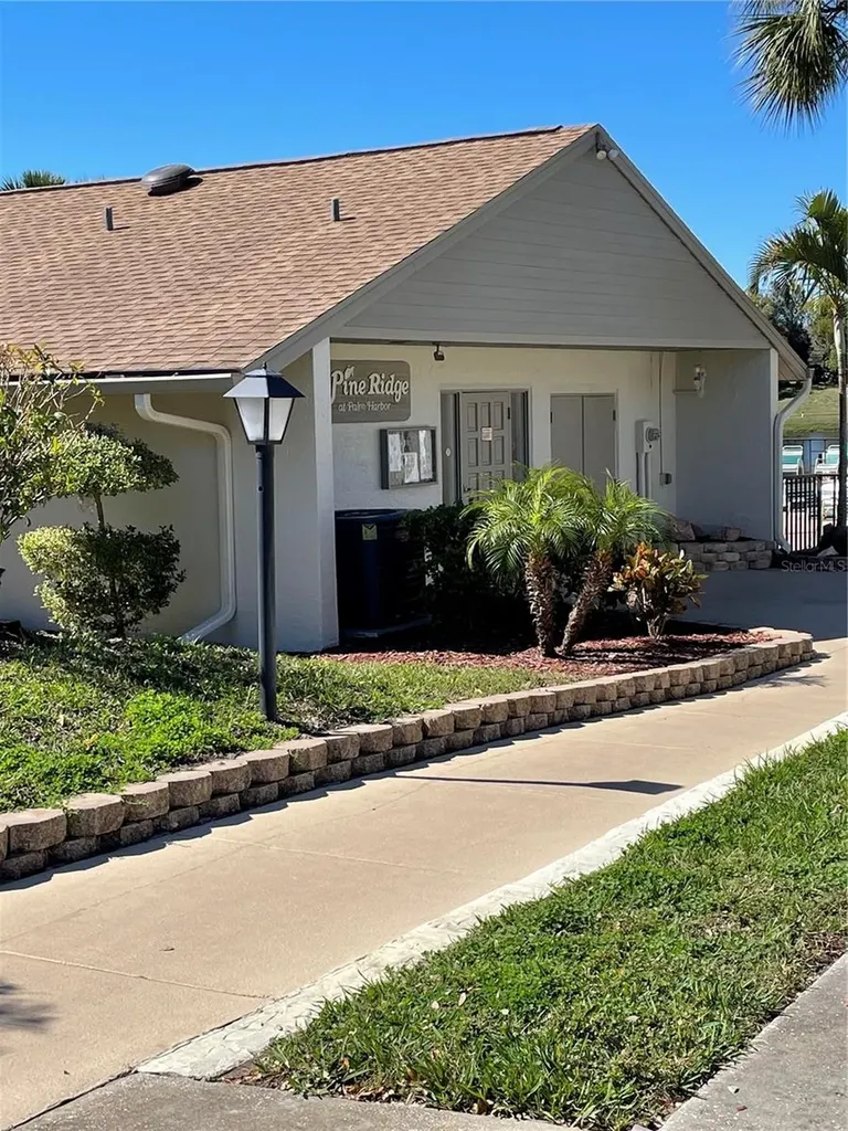 2688 Pine Ridge Way N Palm Harbor FL 34684
