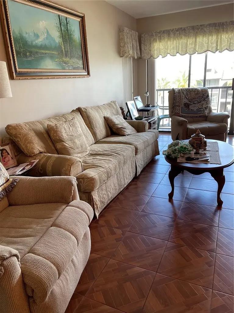 2688 Pine Ridge Way N Palm Harbor FL 34684