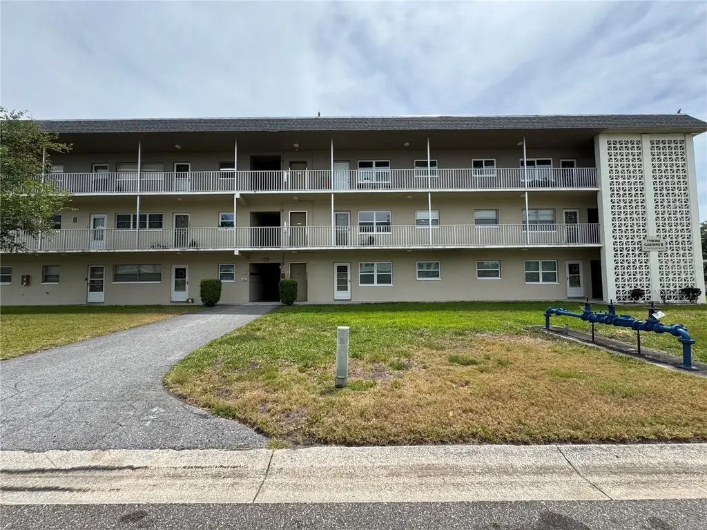 5720 13th Avenue N St Petersburg FL 33710