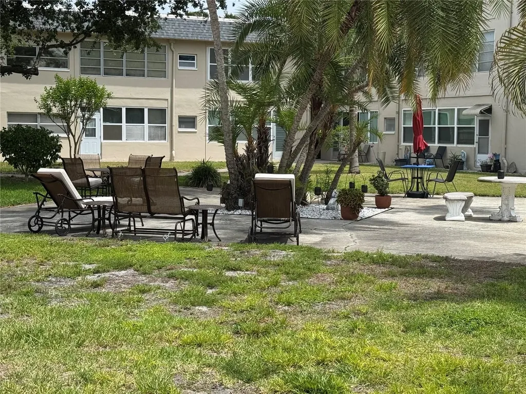 5720 13th Avenue N St Petersburg FL 33710