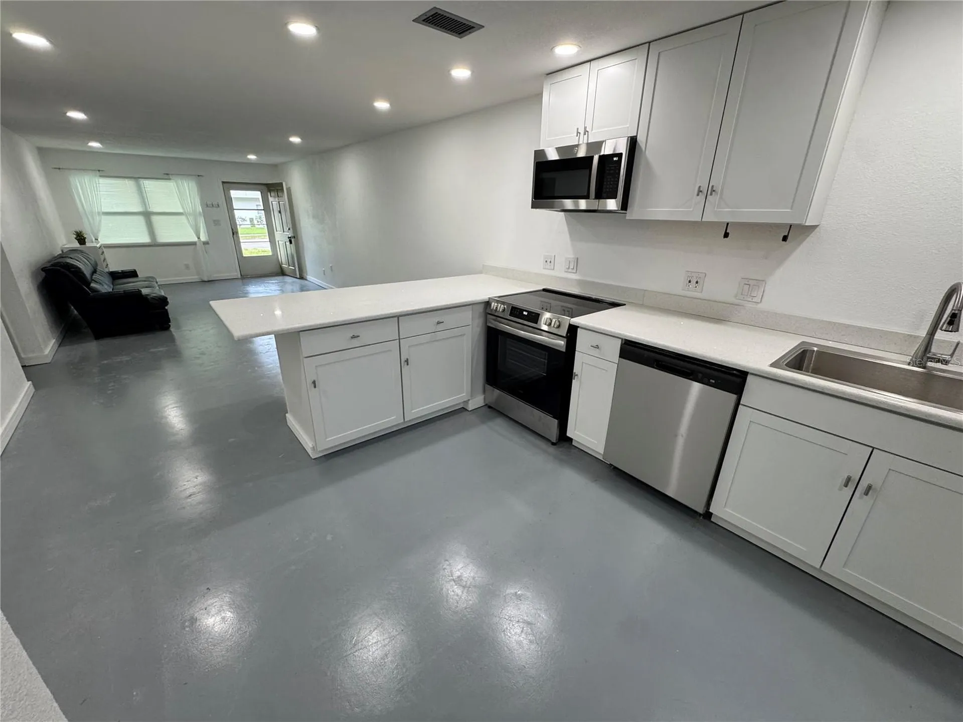 5720 13th Avenue N St Petersburg FL 33710