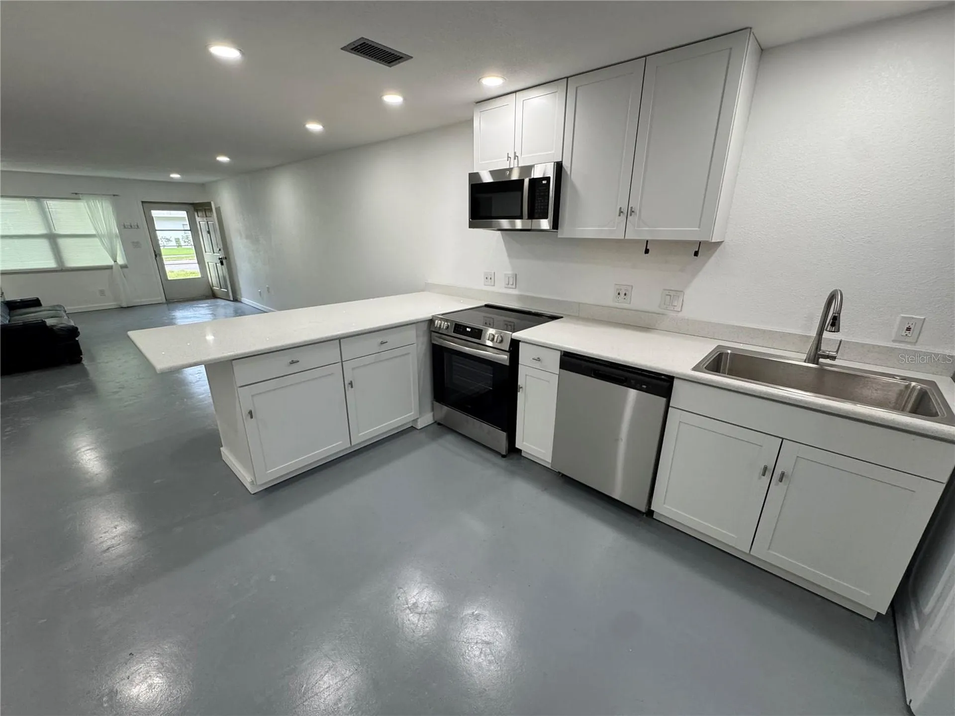 5720 13th Avenue N St Petersburg FL 33710