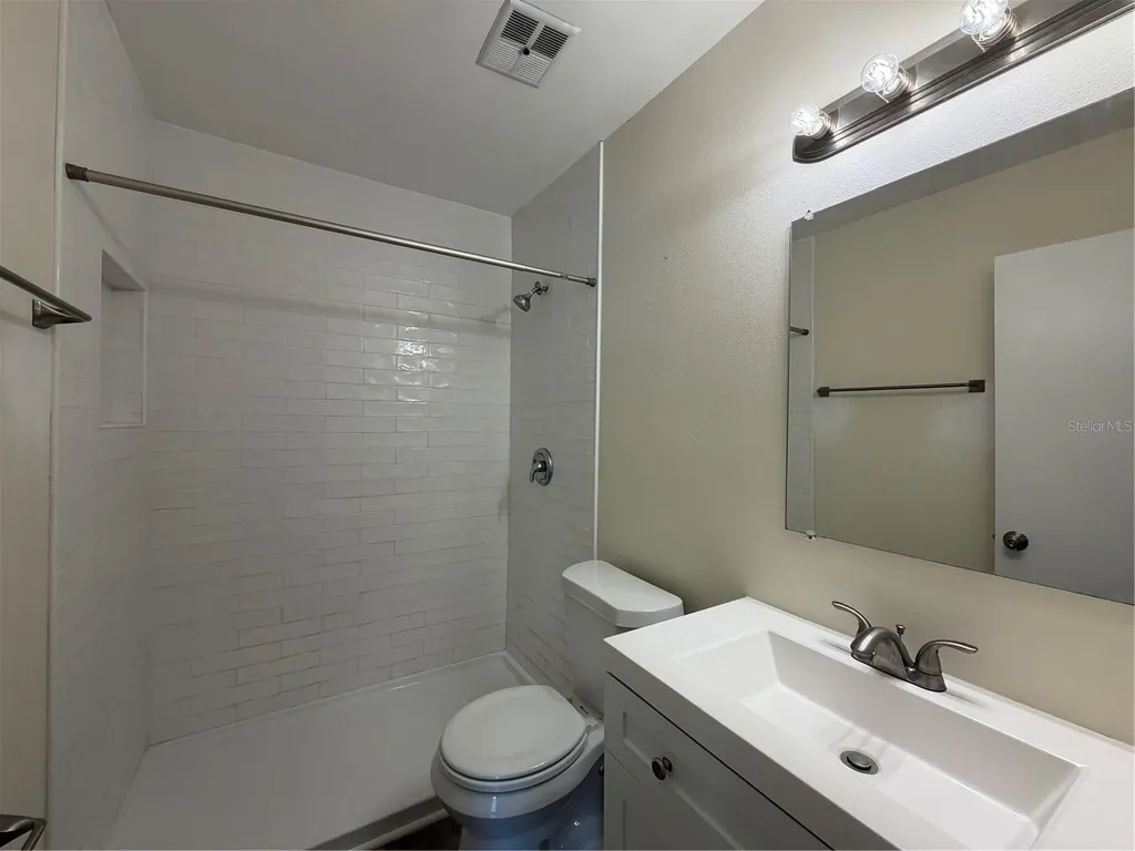 1740 W Walnut Street Tampa FL 33607