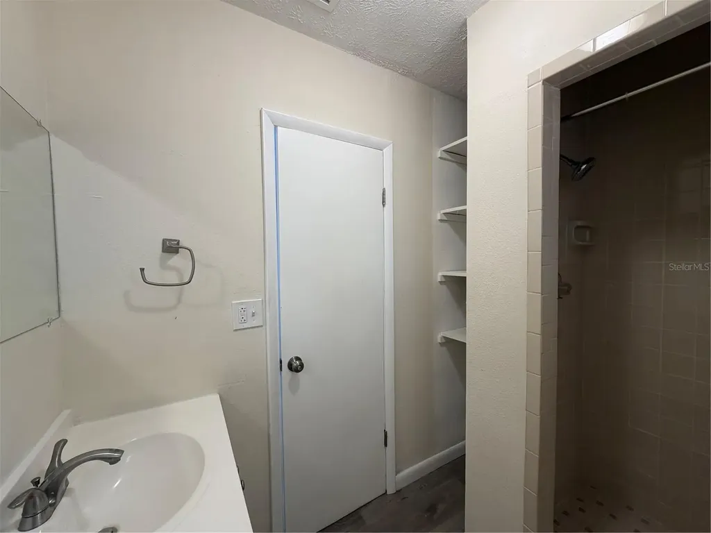 1740 W Walnut Street Tampa FL 33607