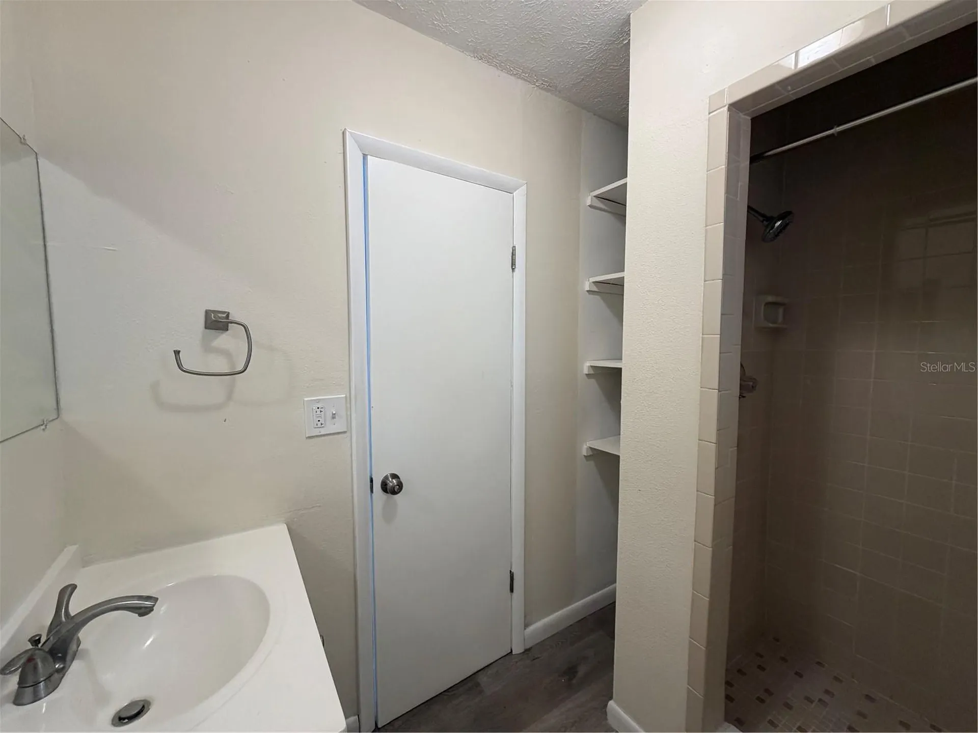 1740 W Walnut Street Tampa FL 33607