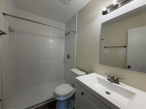 1740 W Walnut Street Tampa FL 33607
