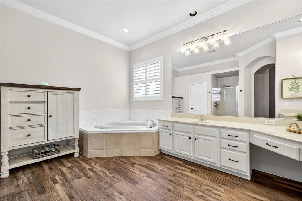 5905 Cherry Oak Drive Valrico FL 33596