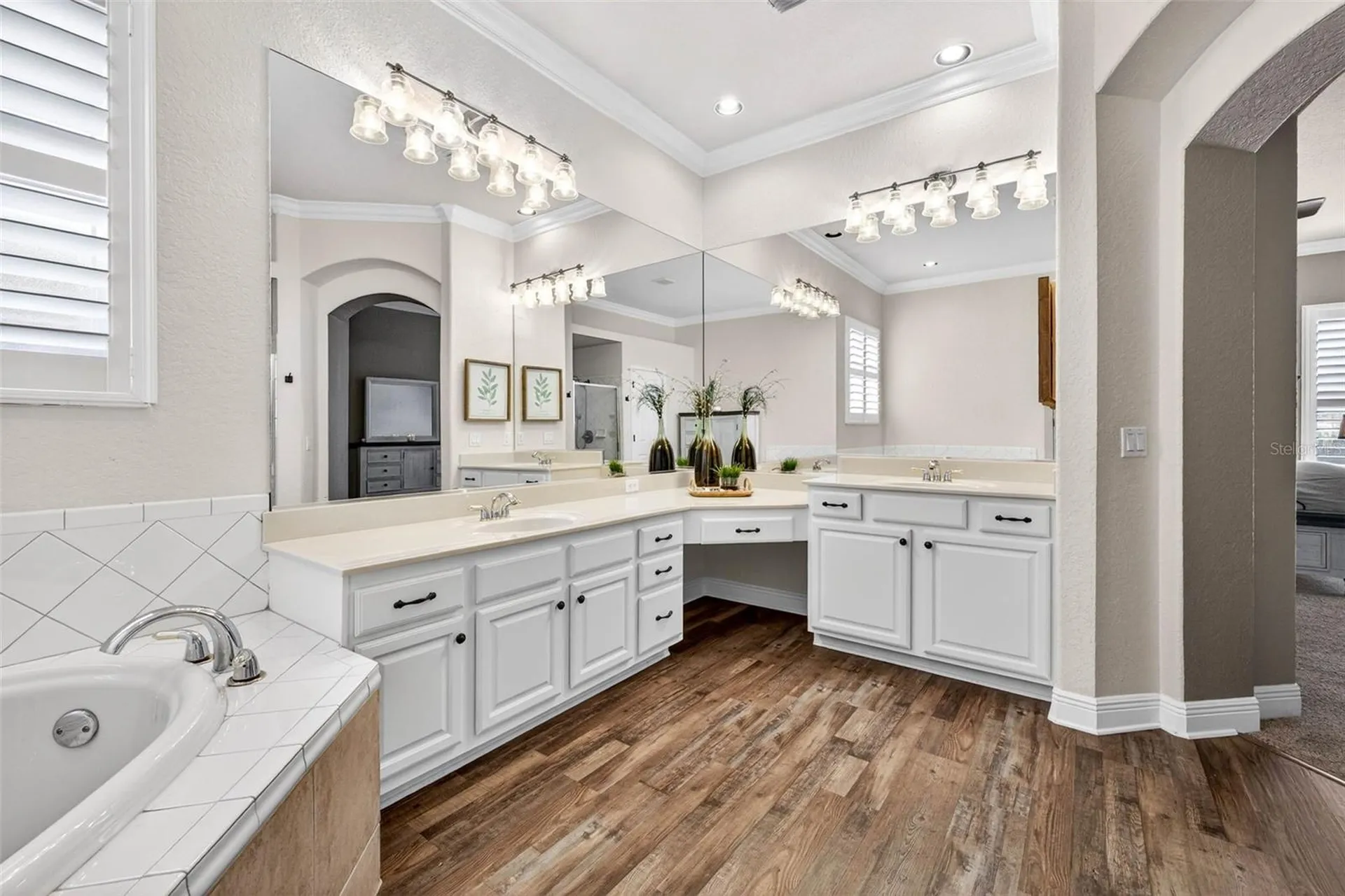 5905 Cherry Oak Drive Valrico FL 33596