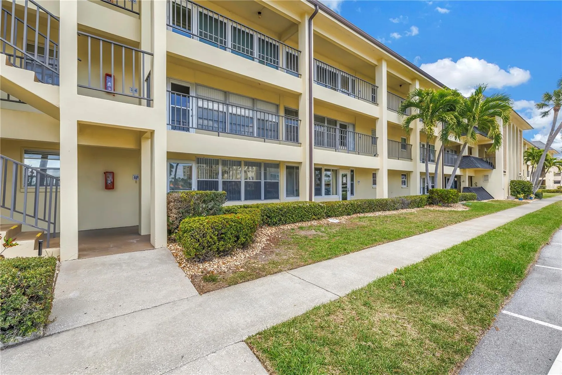 4700 Cove Circle St Petersburg FL 33708