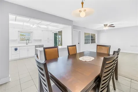 4700 Cove Circle St Petersburg FL 33708