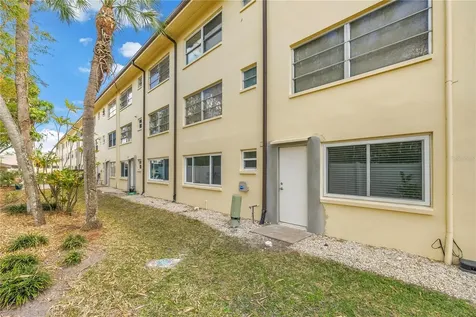 4700 Cove Circle St Petersburg FL 33708