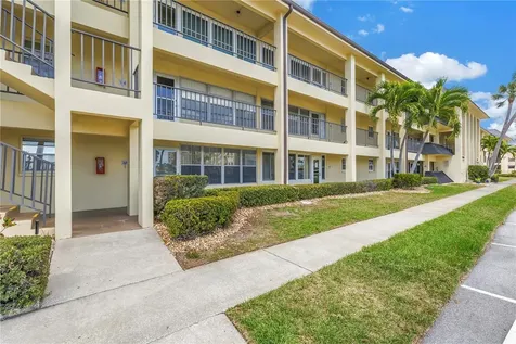 4700 Cove Circle St Petersburg FL 33708