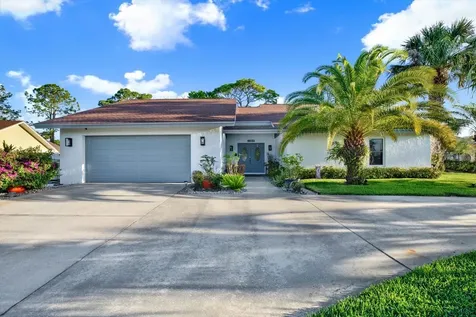 4303 Middle Lake Drive Tampa FL 33624