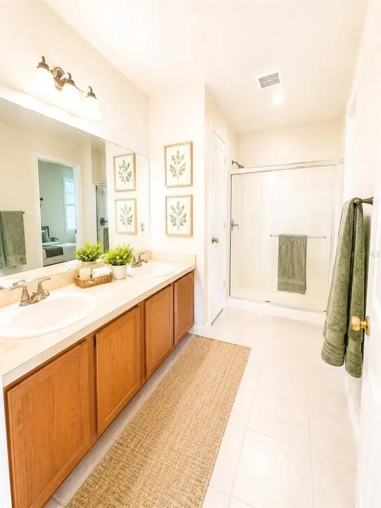 2543 Old Kent Circle Kissimmee FL 34758