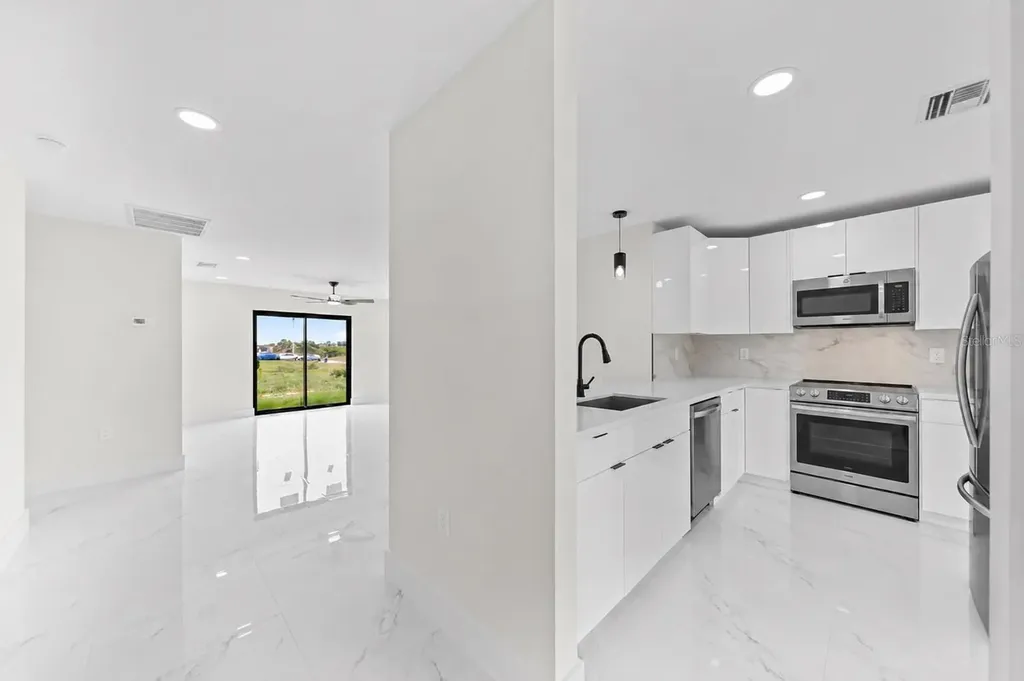 2507 E 15th Street Lehigh Acres FL 33972