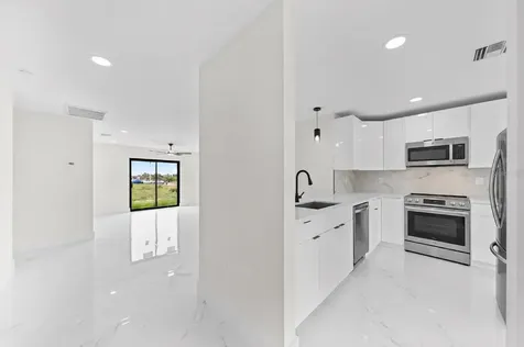 2507 E 15th Street Lehigh Acres FL 33972