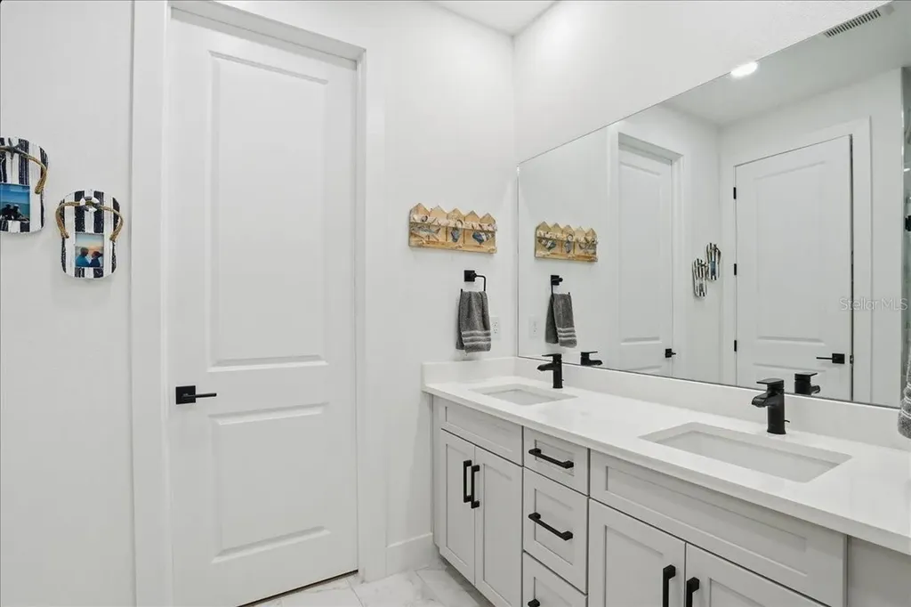 18676 Dayspring Place Venice FL 34293